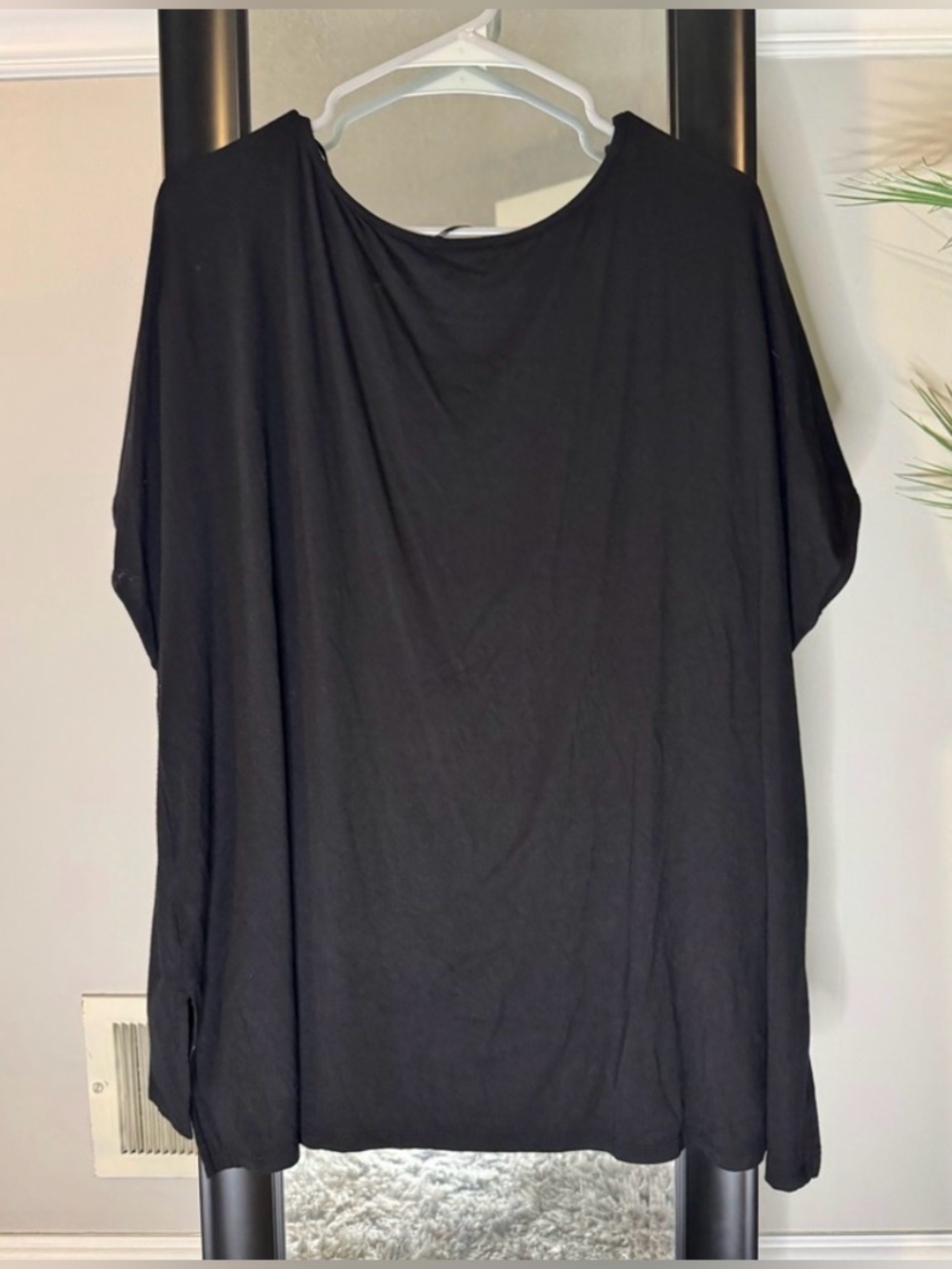 Cable & Gauge Black Short Sleeve Tee with Crochet Shoulder Detail - Picture 3 of 6